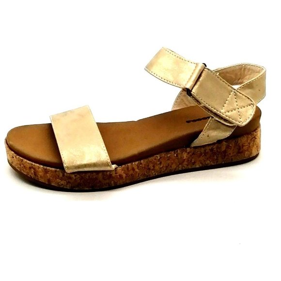 Maurices Womens Felicity Sandals Gold Hook Loop Ankle Strap Cork Heel 8 - Picture 1 of 9